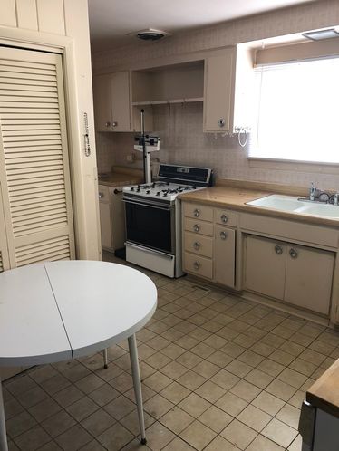 1611 E Roosevelt Rd, Wheaton, IL 60187
